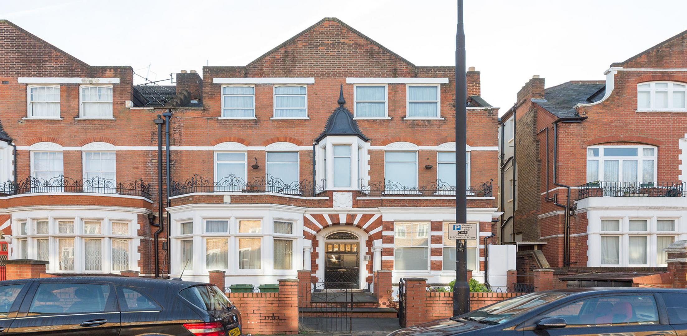 Large Apartment with Communal Garden Broadhurst Gardens, West Hampstead